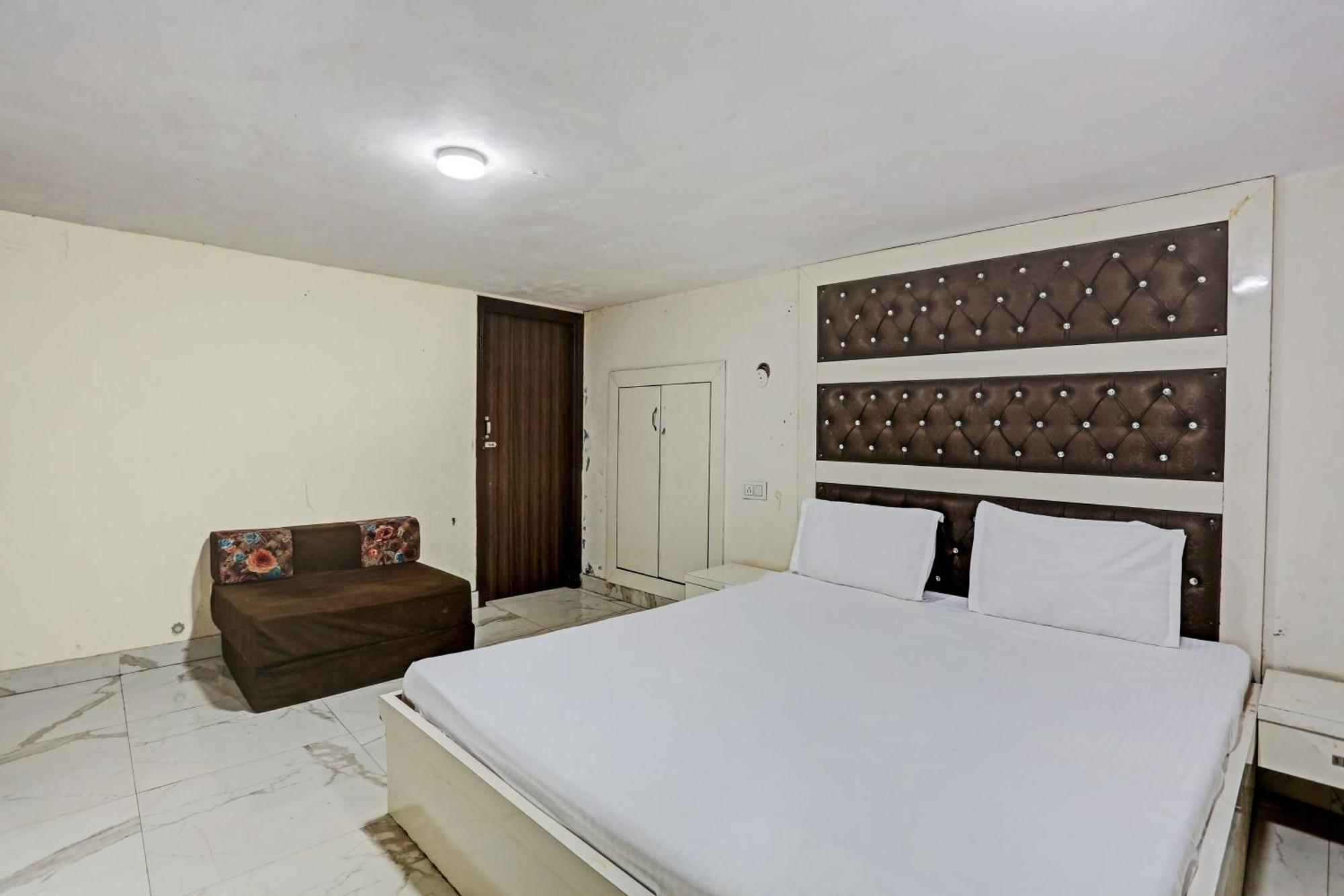 Hotel O Saffron Night Stay Амритсар Экстерьер фото