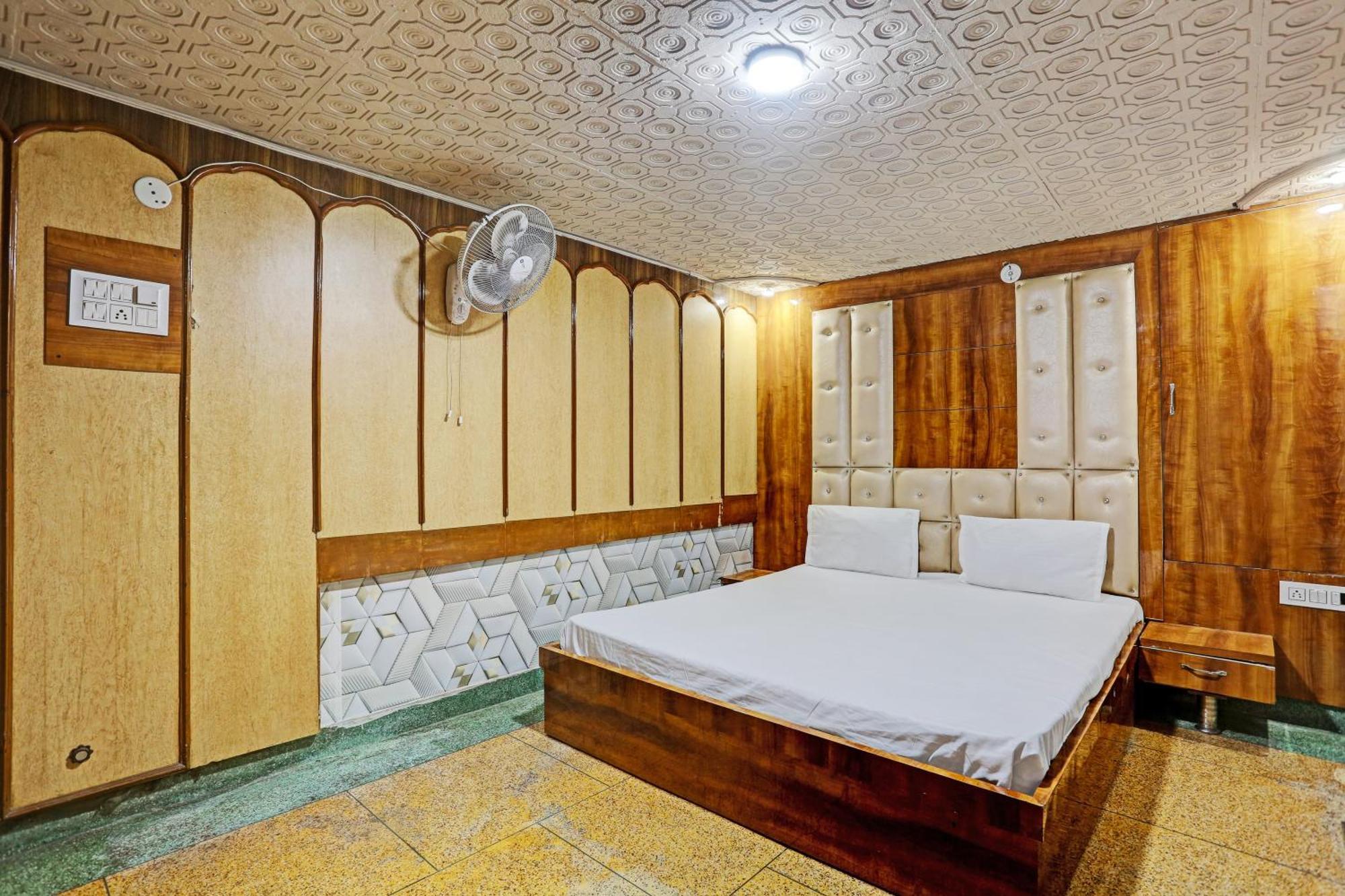Hotel O Saffron Night Stay Амритсар Экстерьер фото